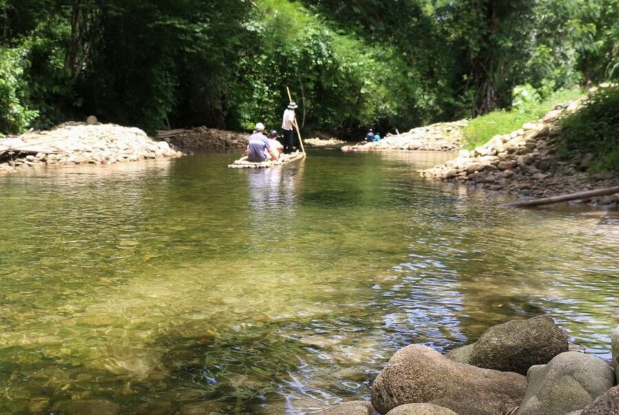 Khao Lak: Raft Expedition & Sea Turtle Conservation Center - A calm start on the Khao Lak river