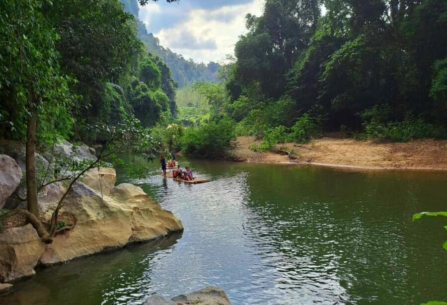 Khao Sok: Private Bamboo Rafting & Jungle Cave Temple Tour - Who should book this Khao Sok outing?