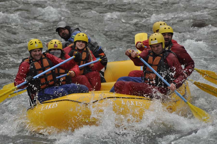 Mendoza: 12-KM River Rafting Tour in the Andes - The awkward part: waiting after rafting