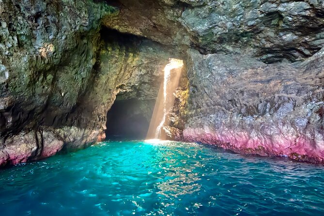 Nā Pali Coast Zodiac Raft Sea Caves Expedition on Kauai - Key things to know before booking