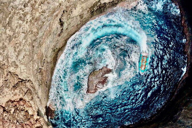 Nā Pali Coast Zodiac Raft Sea Caves Expedition on Kauai - Weather, cancellations, and timing