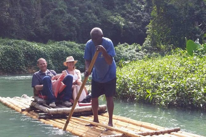 [PRIVATE]Dunn's River & Martha Brae Rafting - Entrance & Lunch - Two Jamaican highlights, with a lot of road between them