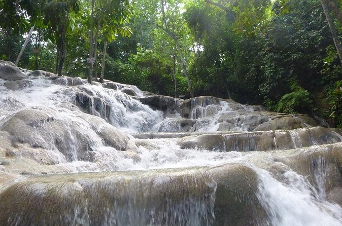 [PRIVATE]Dunn's River & Martha Brae Rafting - Entrance & Lunch - Lunch and included fees improve the value
