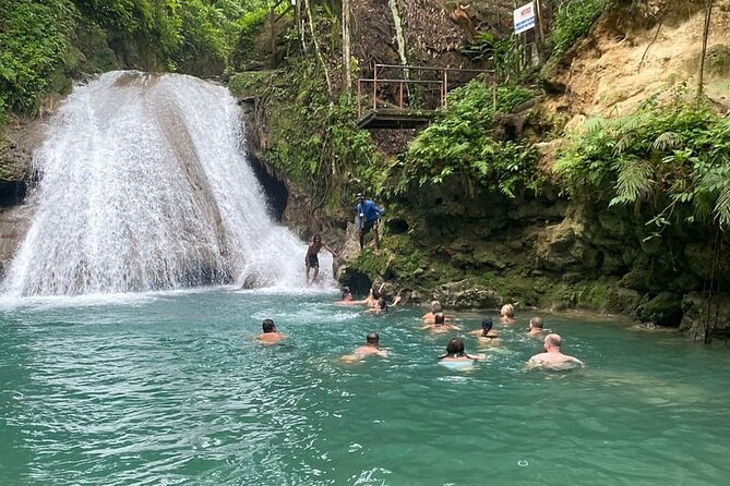 Private Transport to River Tubing or Rafting and Blue Hole combo - What the strongest service details mean