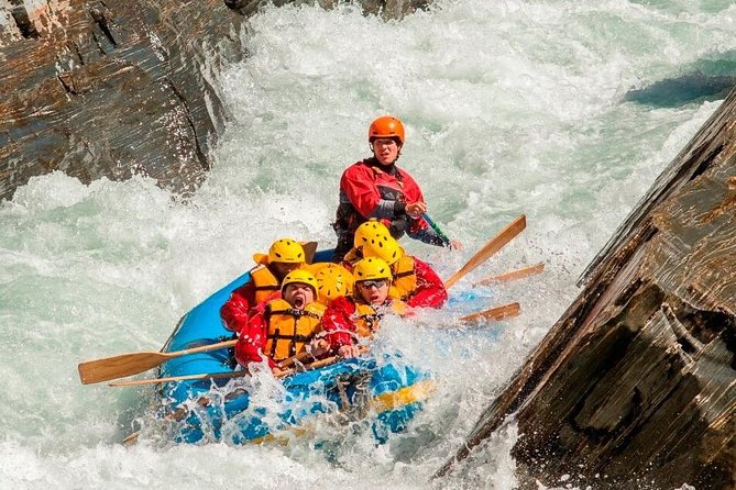 Queenstown Kawarau River Rafting and Jet Boat - The optional cliff jump and river swim