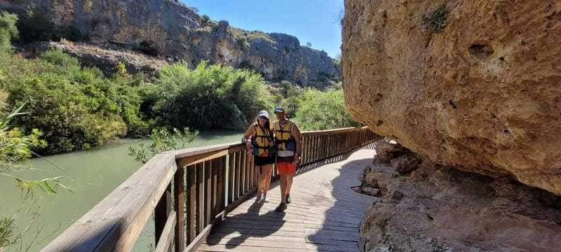 Rafting en Cañón de Almadenes y Cueva Abrigos Rupestres - Language, Guides, and Group Comfort