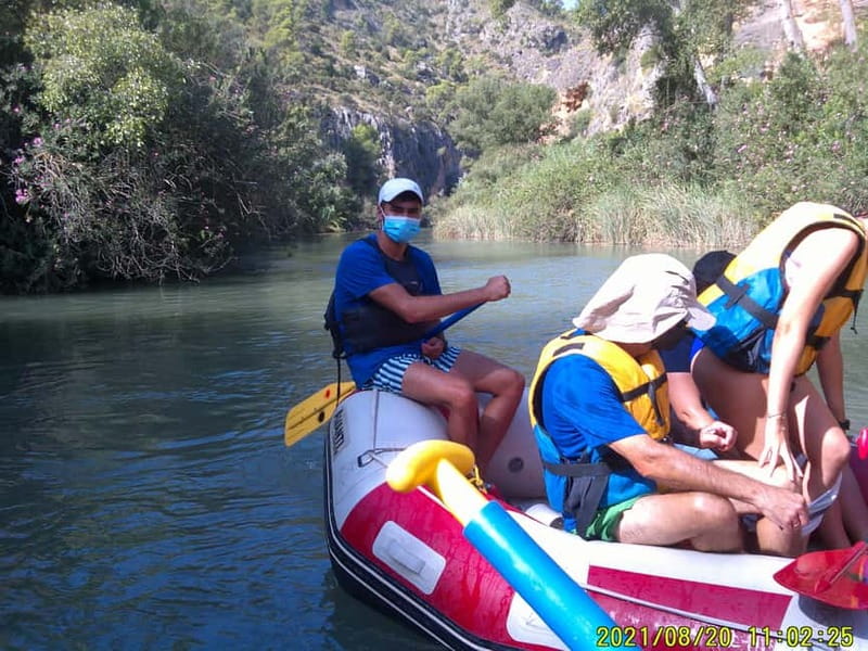 Rafting en Cañón de Almadenes y Cueva Abrigos Rupestres - Floating the Segura River
