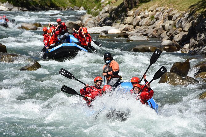 Rafting Extreme - Guides, commands, and the human side of the trip