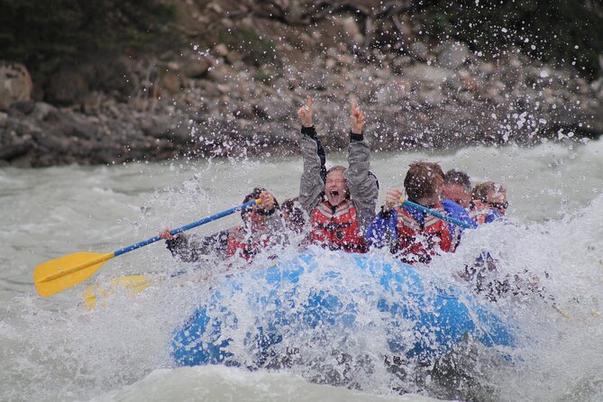 Rafting on Athabasca River Mile 5 in Jasper - The first 10 minutes: a calm start