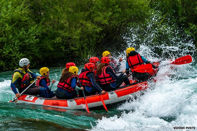 Rafting Verdon – “Explor Verdon” – Family Course - Getting fitted out before the launch