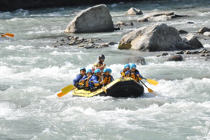 River Rafting for Families - Arriving at the Dimaro rafting center