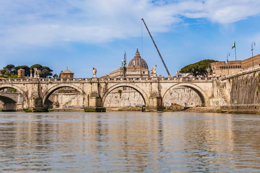 Rome: Tiber River Urban Rafting Tour with Roman Pizza - The rapids near Ponte Garibaldi
