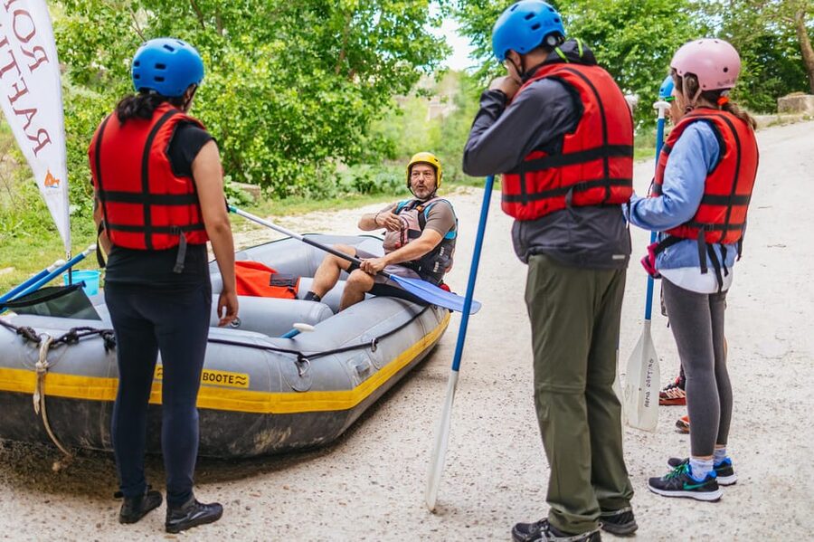 Rome: Tiber River Urban Rafting Tour with Roman Pizza - When to go and what to bring