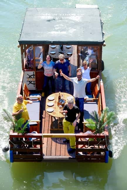 Stuttgart: Exclusive Raft Boat Rental - BBQ or wine and tapas?