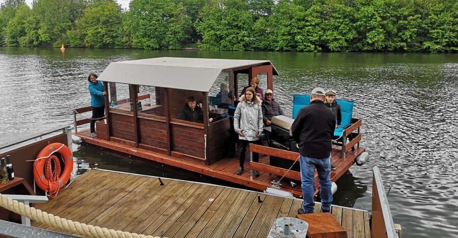 Stuttgart: Exclusive Raft Boat Rental - Flosse or Finne: choosing the right boat