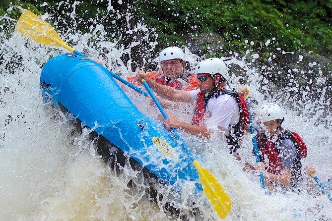 The Best Whitewater Rafting - Guides make the difference for first-time rafters