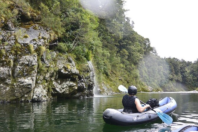 The Hobbit Barrel Run Rafting Tour on the Pelorus River - Small-group advantages and physical demands